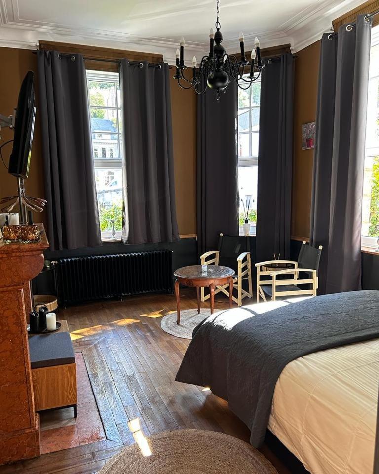 Monsieur Michel Hotel Dinant Bagian luar foto